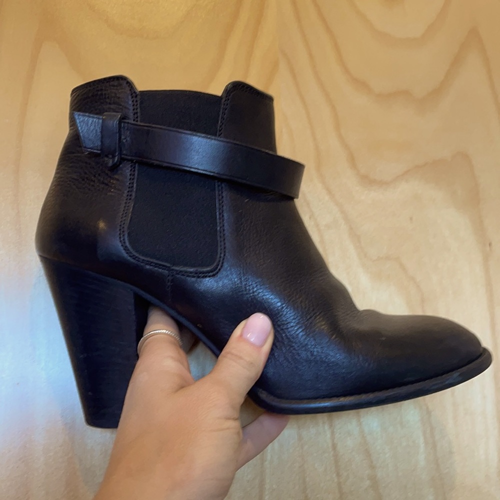 Madewell heel bootie! Universal and comfortable!